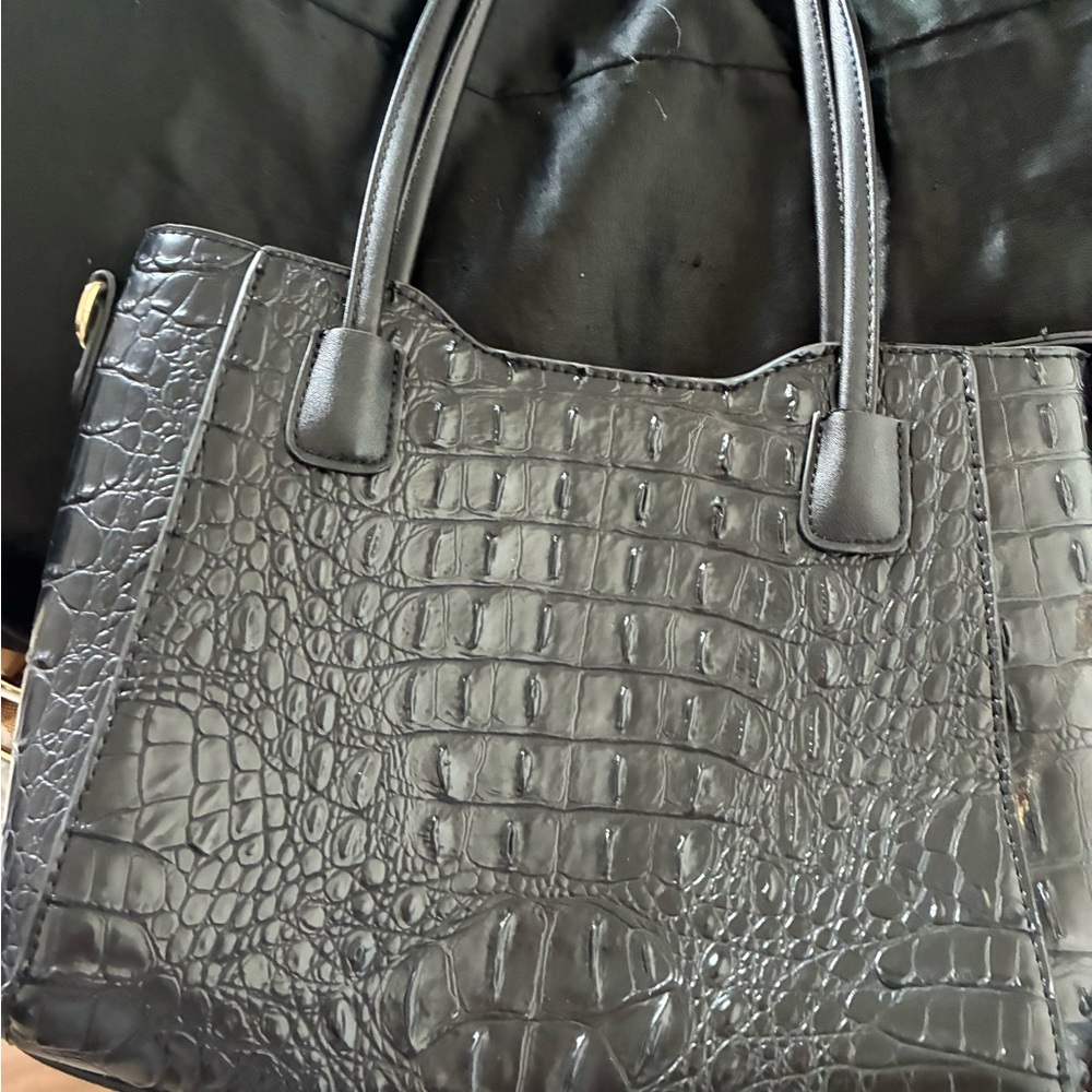 Source Unknown Black Croc-Embossed Shoulder Tote with Gold Accents - Picture 2 of 8